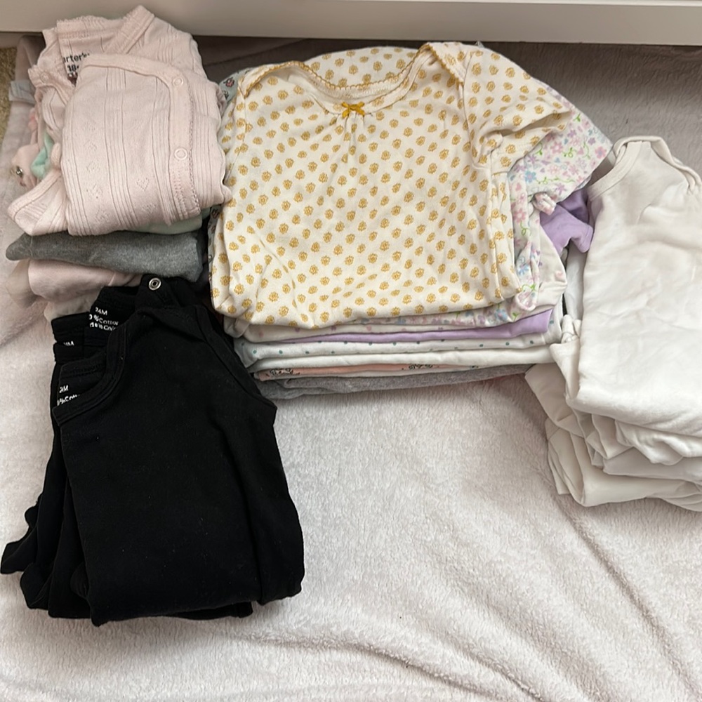 30 pieces Various onesies sizes 12-24 months
